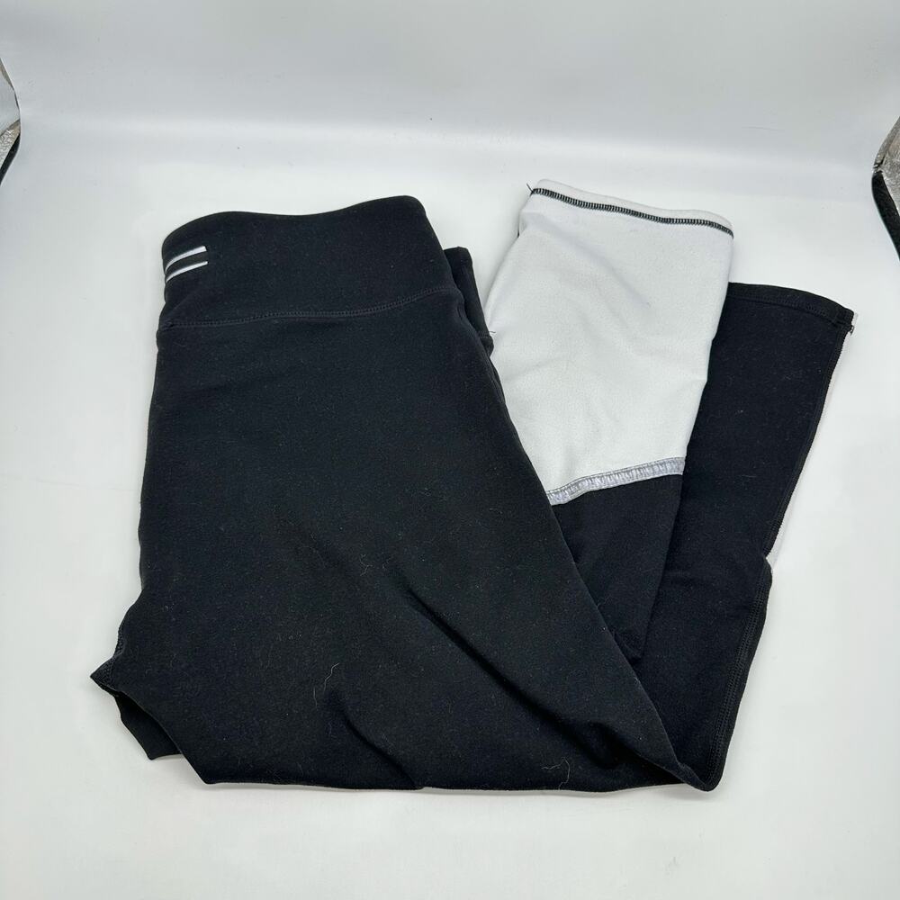 Fabletics Black And White Colorblock Crop Leggings Womens Medium Athleisure Yoga